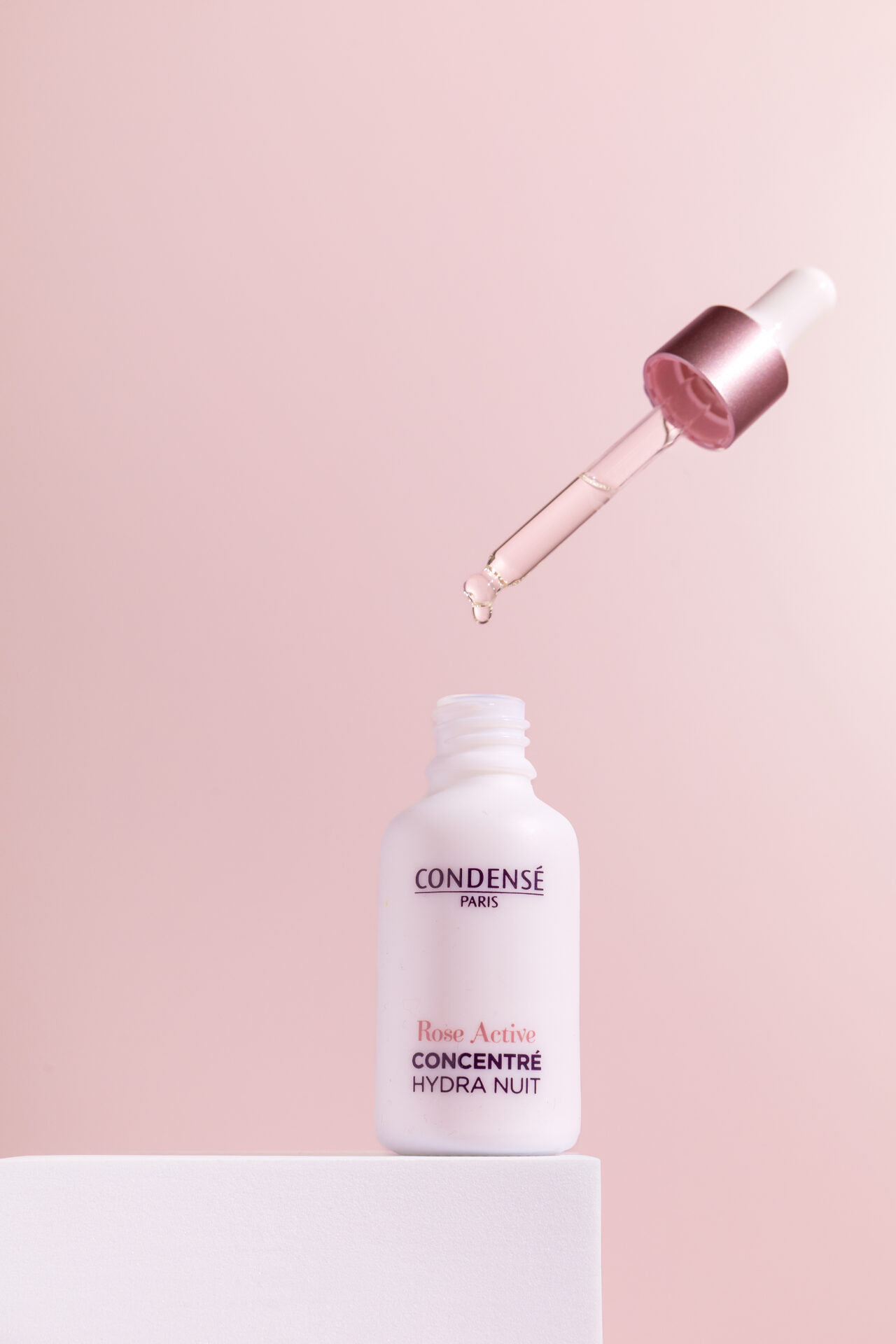 Packshot flacon sérum visage – photo produit cosmétique Paris